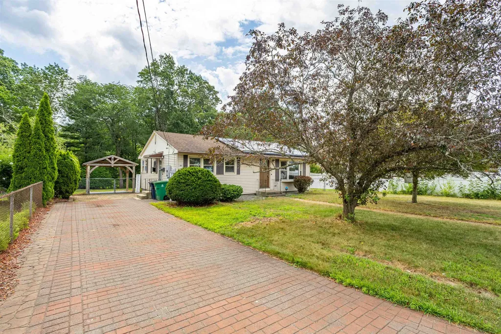 5 Raven Street Nashua NH 03060