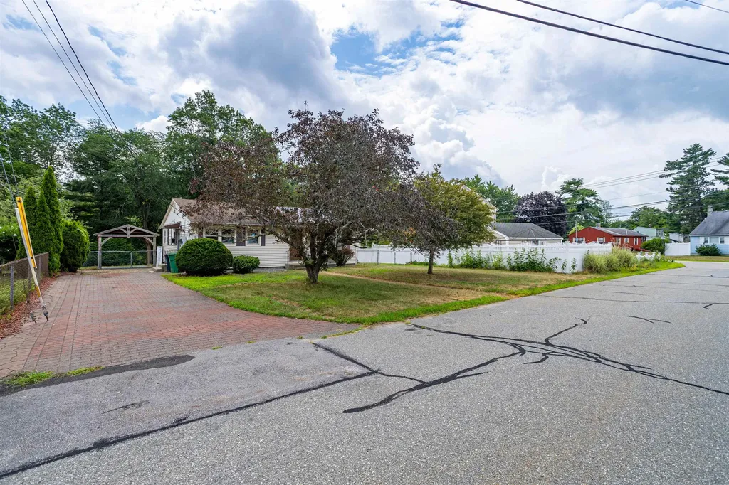 5 Raven Street Nashua NH 03060