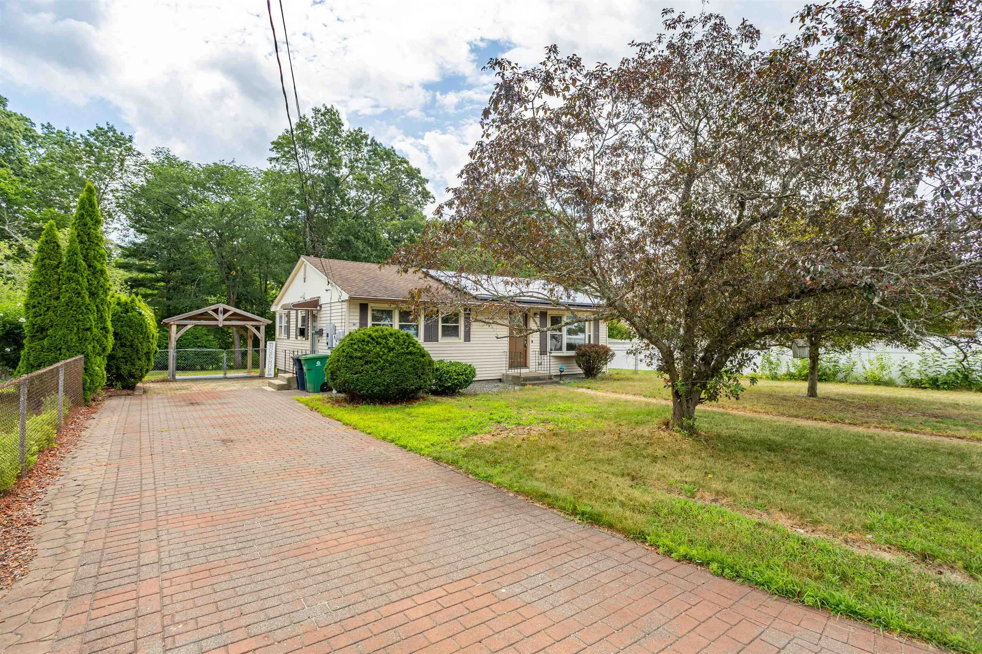 5 Raven Street Nashua NH 03060