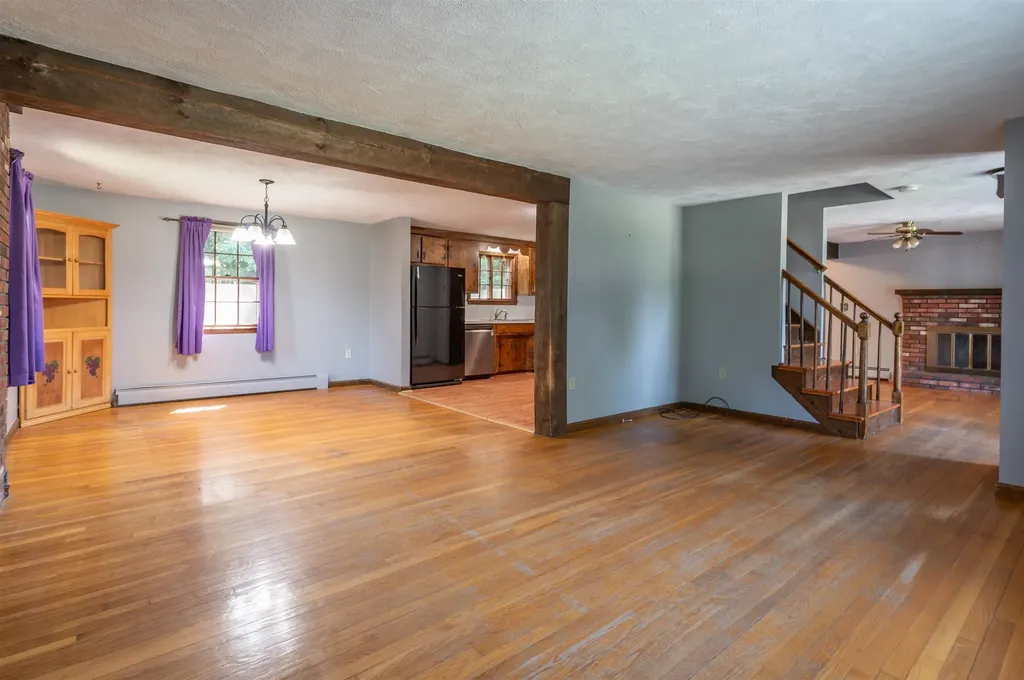 6 Falcon Road Londonderry NH 03053