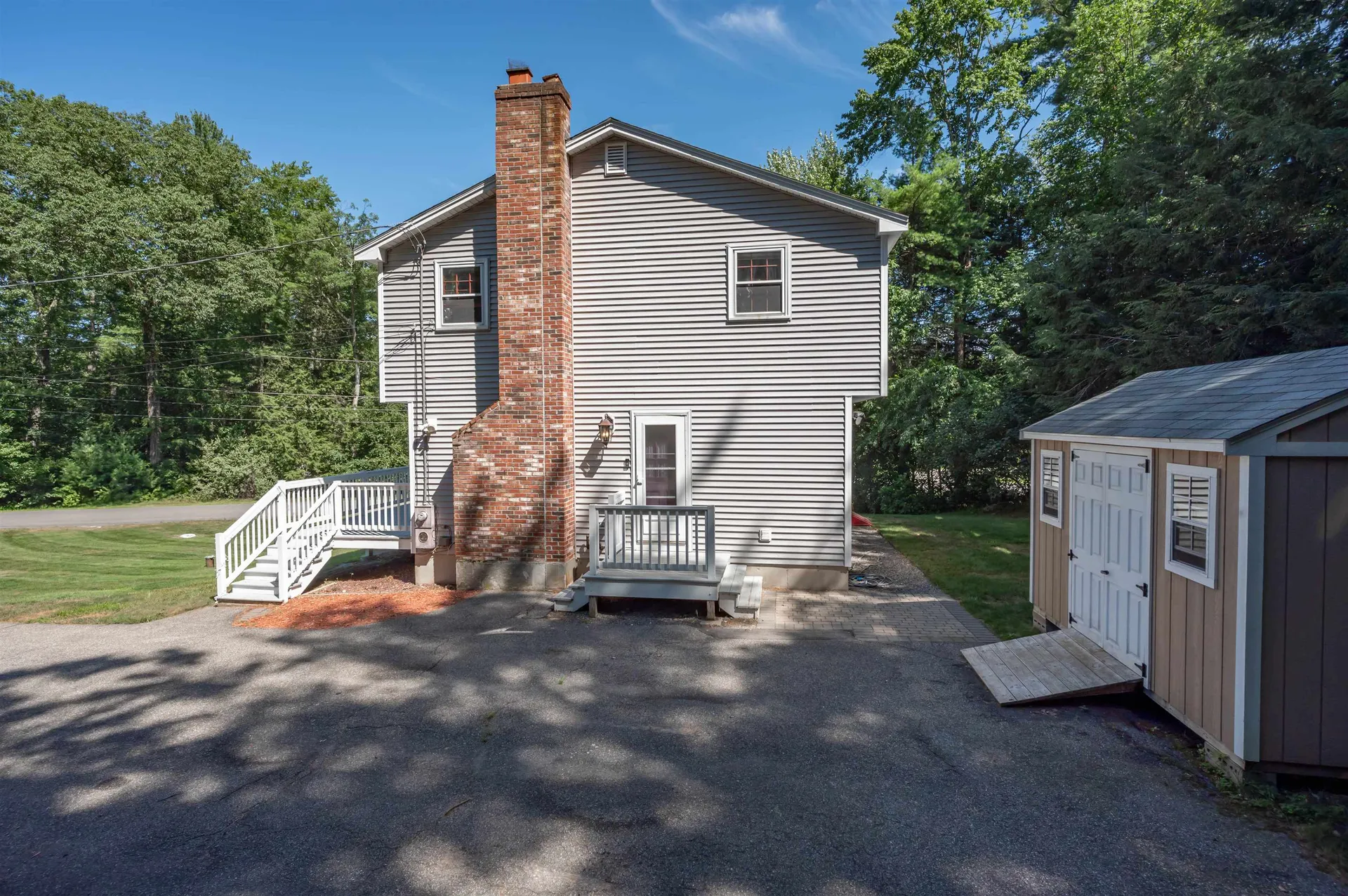 6 Falcon Road Londonderry NH 03053