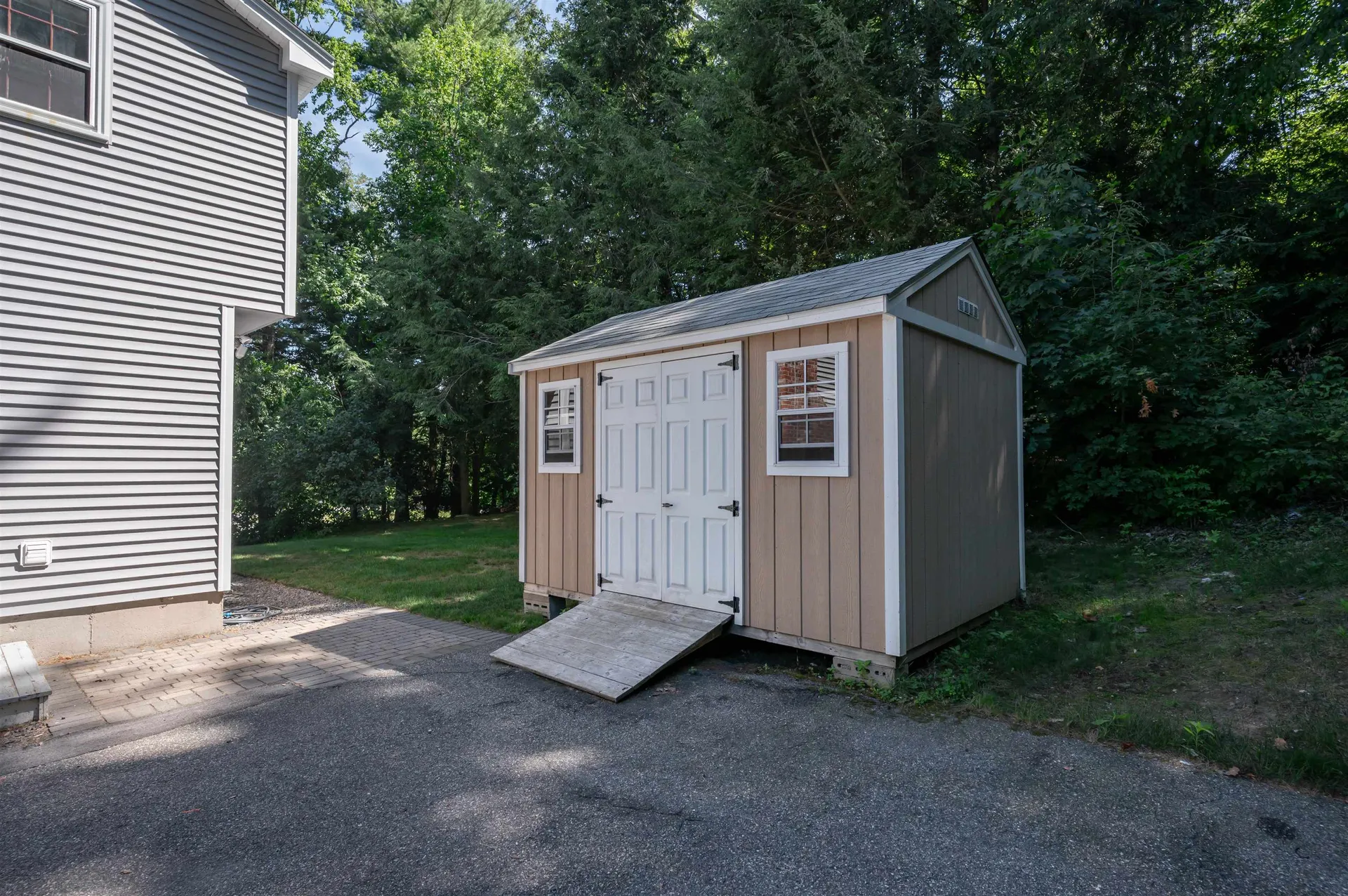 6 Falcon Road Londonderry NH 03053
