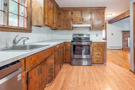 6 Falcon Road Londonderry NH 03053