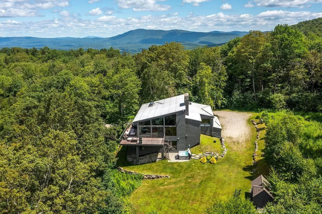 115 Benson Fuller Drive Winhall VT 05340
