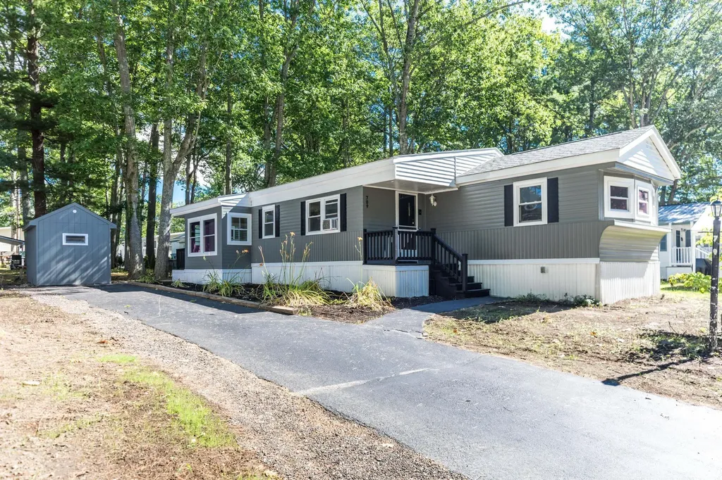 709 Nottingham Drive Exeter NH 03833