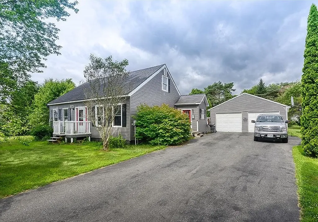 40 Dearborn Circle Walpole NH 03608