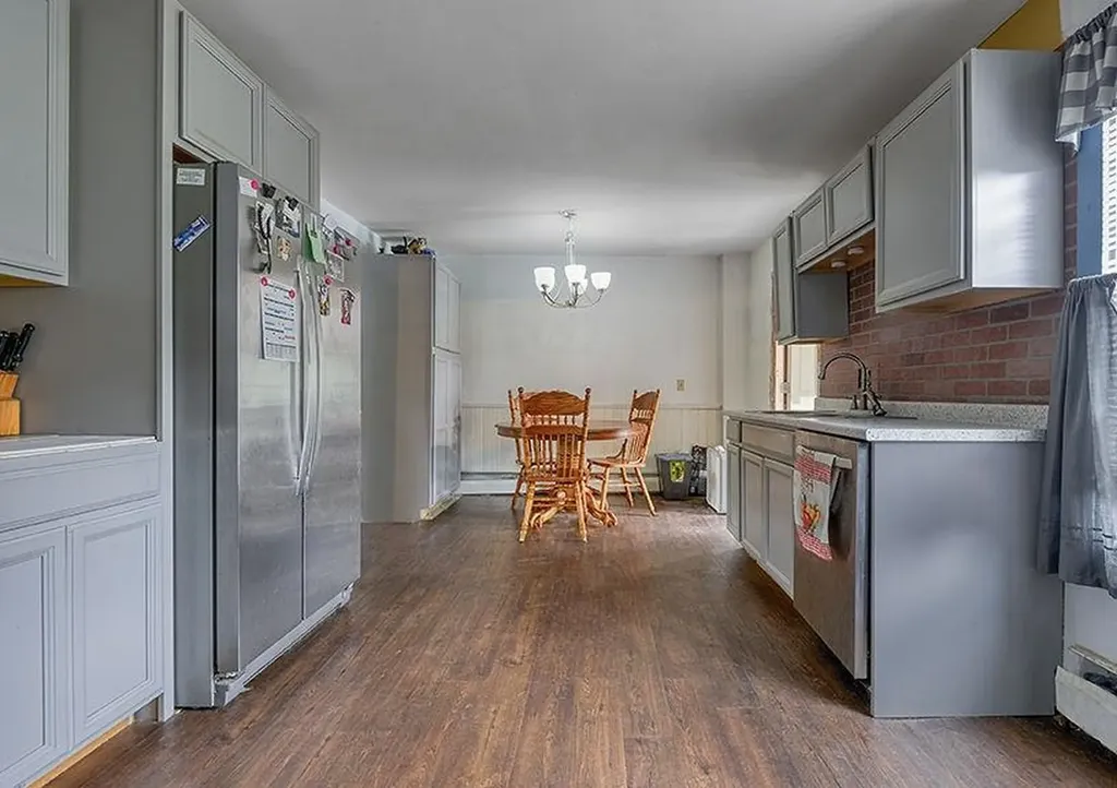 40 Dearborn Circle Walpole NH 03608