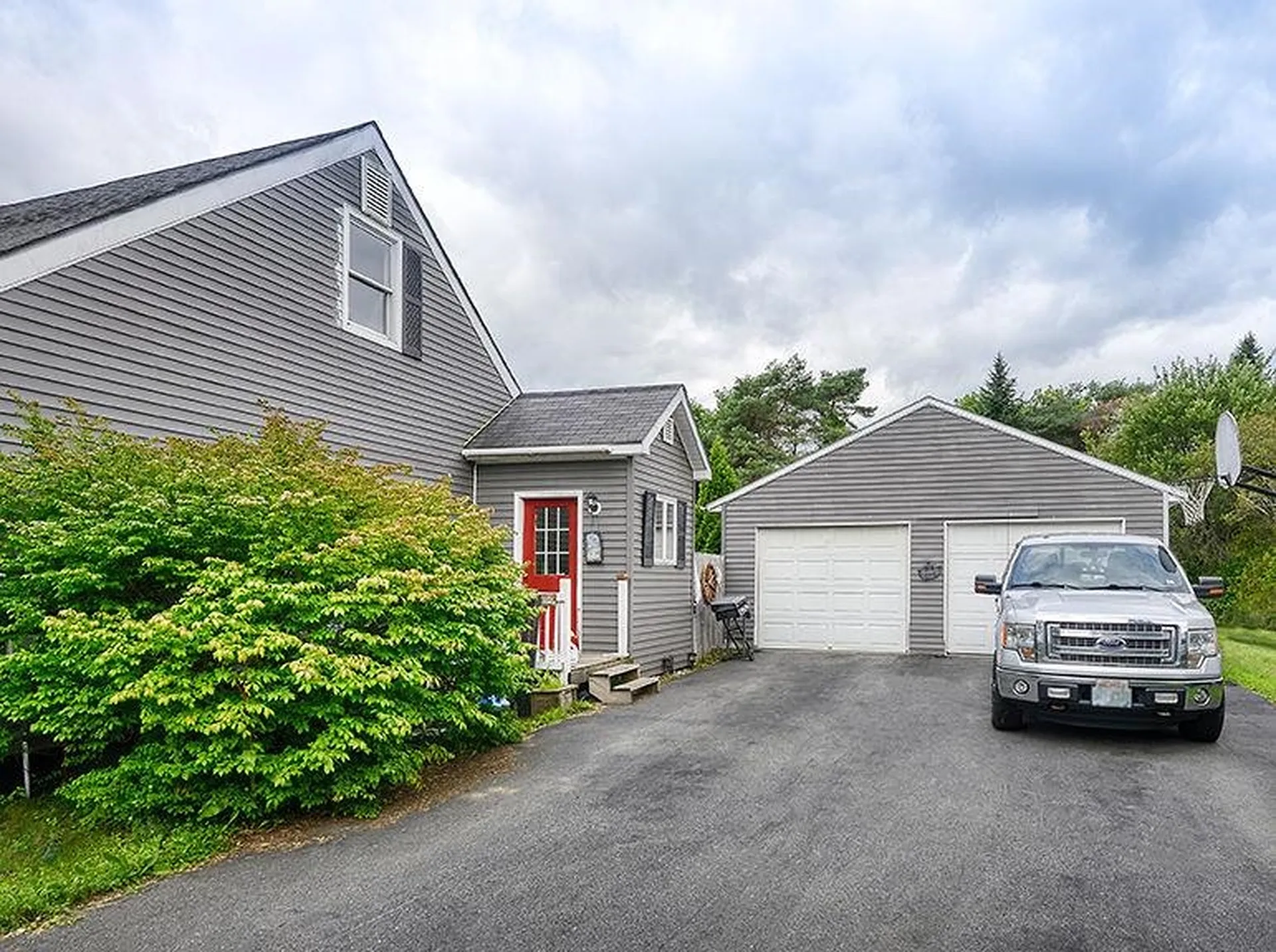 40 Dearborn Circle Walpole NH 03608