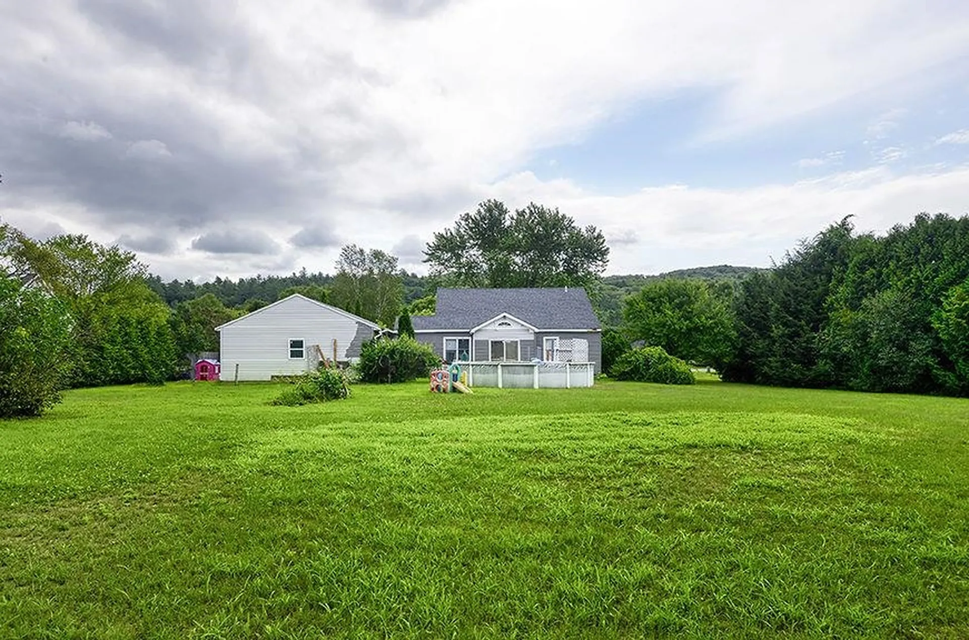 40 Dearborn Circle Walpole NH 03608
