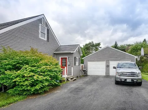 40 Dearborn Circle Walpole NH 03608