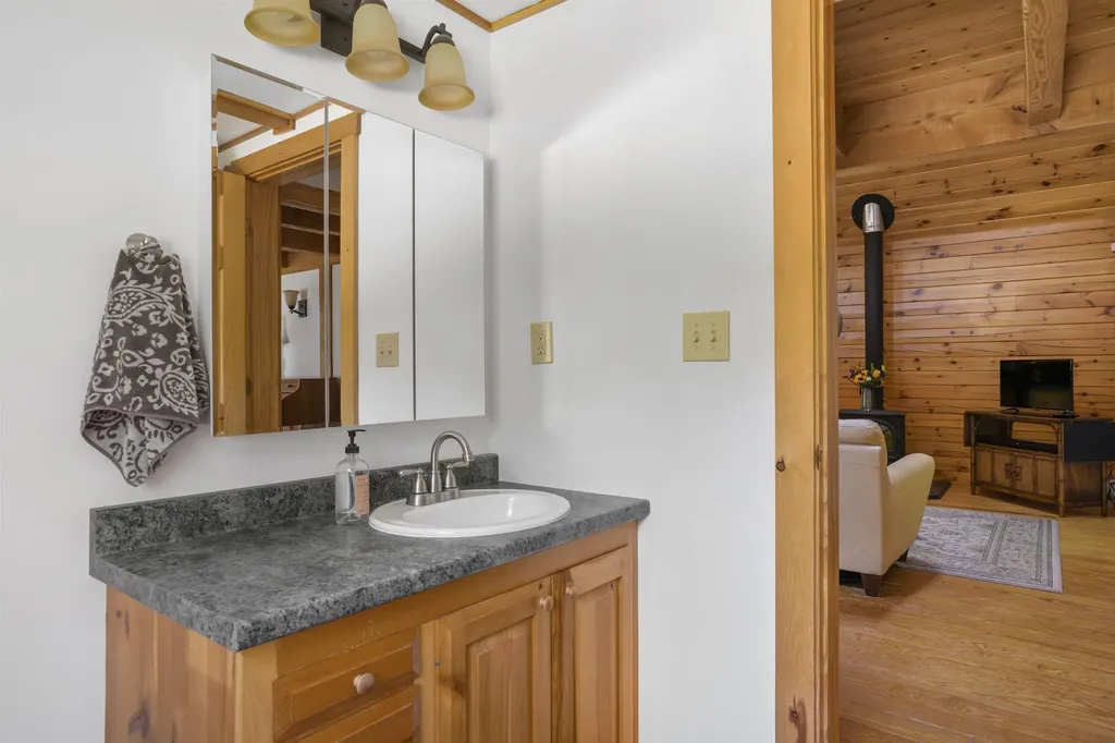 54 Snow Road Hill NH 03243