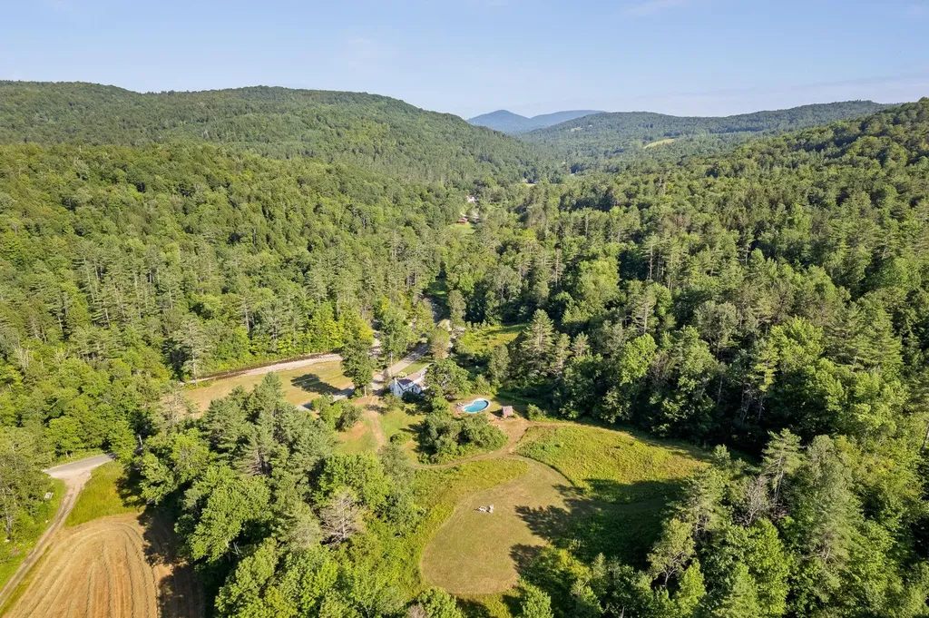 419 Baileys Mill Road Reading VT 05062