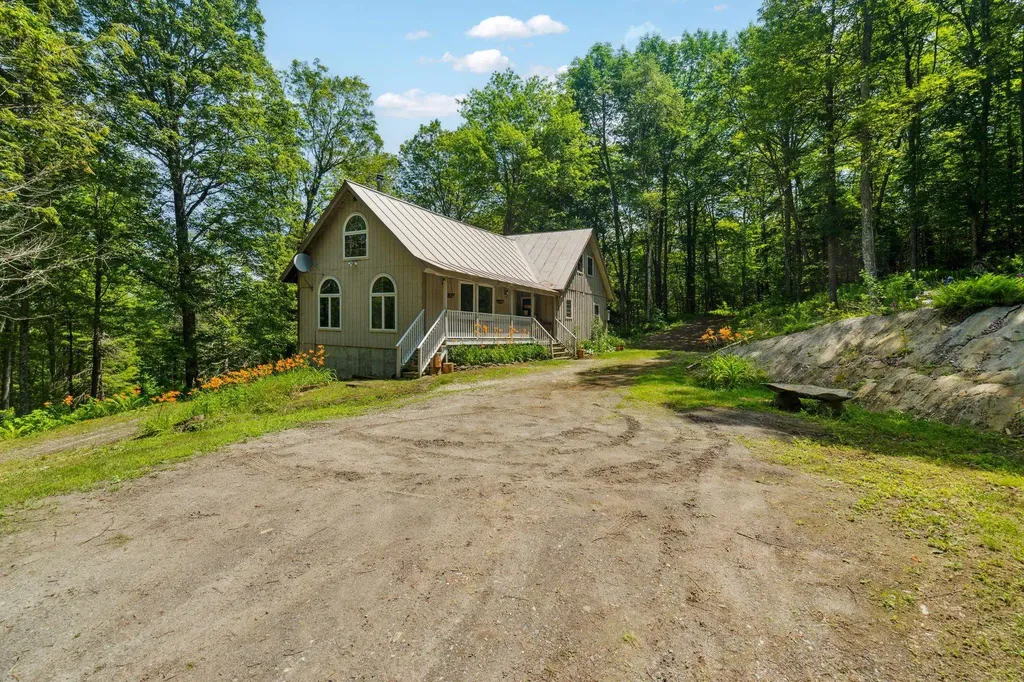 24 Mary White Road Tunbridge VT 05077
