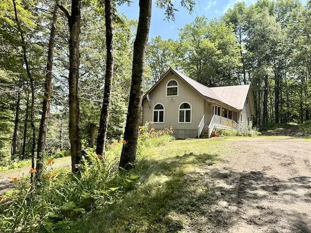 24 Mary White Road Tunbridge VT 05077