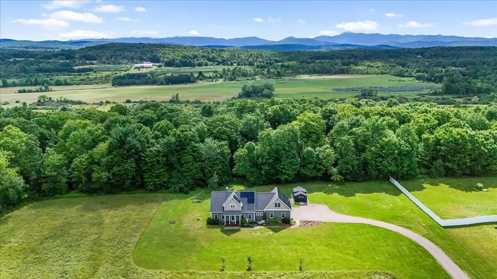 201 Old Stage Road Essex VT 05452