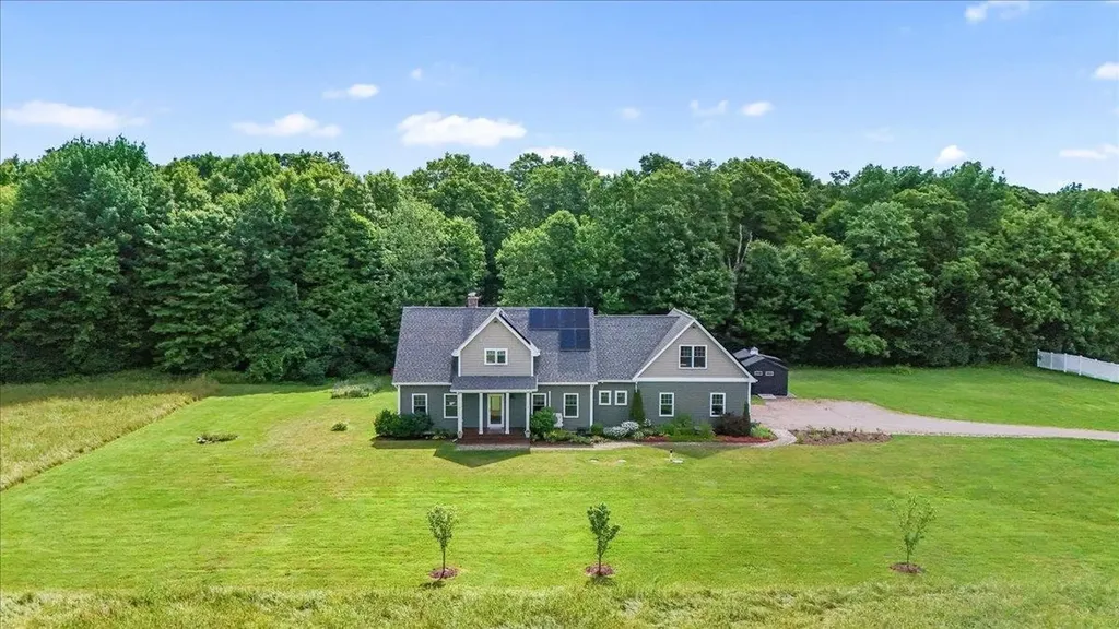 201 Old Stage Road Essex VT 05452