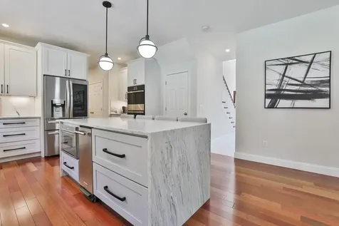 8 Cottonwood Lane Salem NH 03079