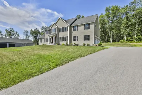 8 Cottonwood Lane Salem NH 03079