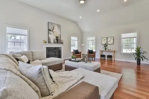 8 Cottonwood Lane Salem NH 03079