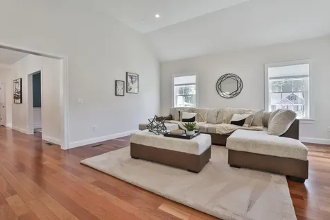 8 Cottonwood Lane Salem NH 03079