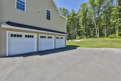 8 Cottonwood Lane Salem NH 03079