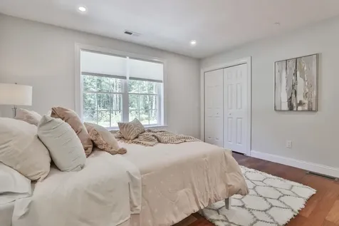8 Cottonwood Lane Salem NH 03079