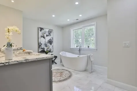 8 Cottonwood Lane Salem NH 03079