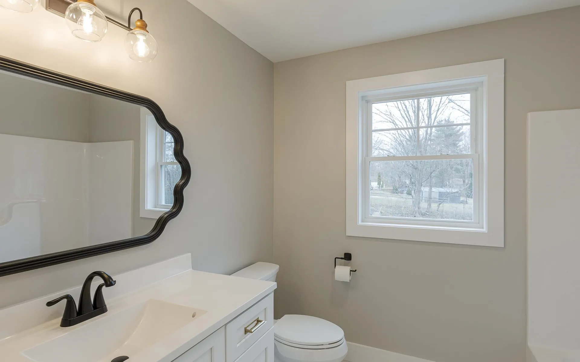 27 Riverview Road Newport NH 03773