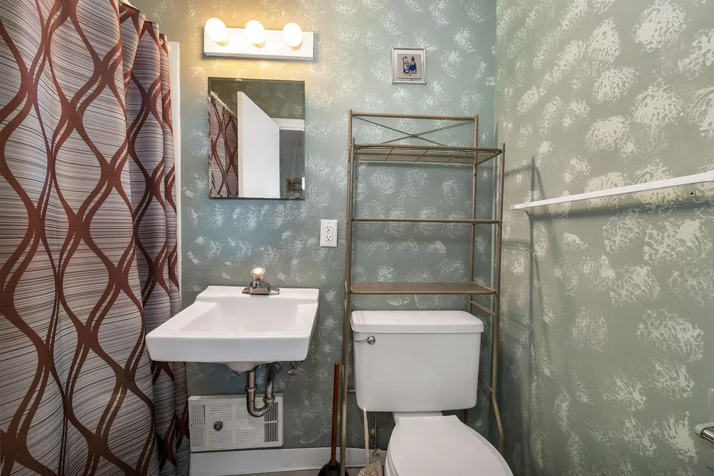 9 Treetop Circle Laconia NH 02346