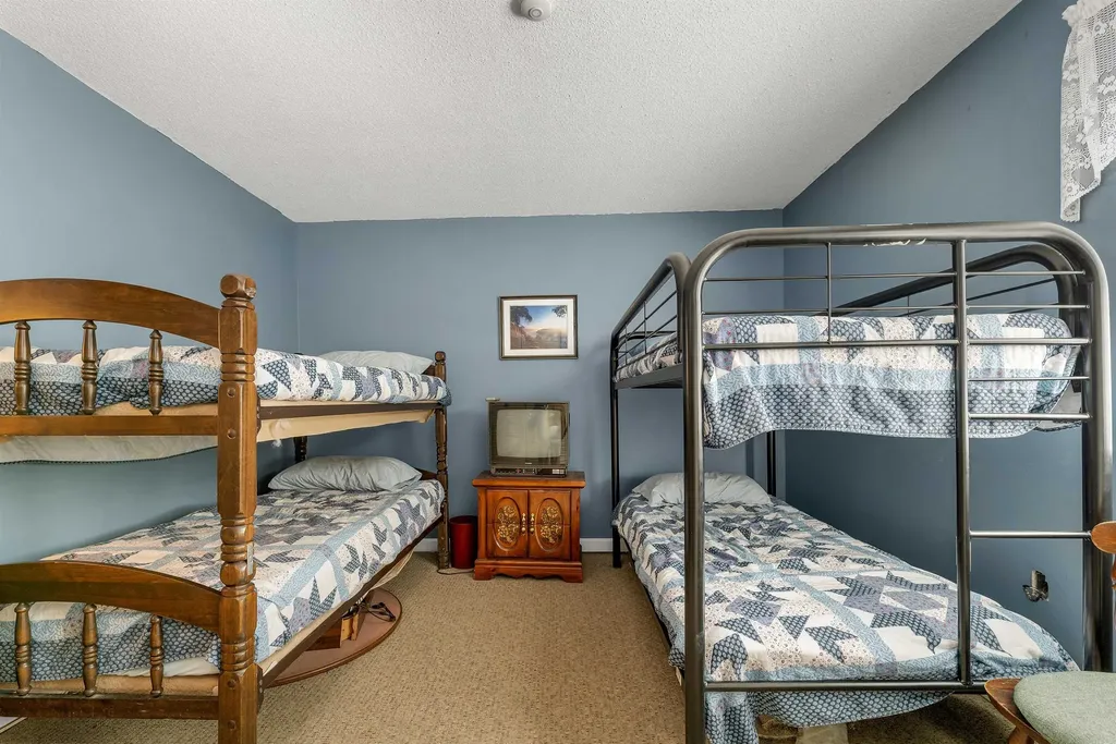 9 Treetop Circle Laconia NH 02346