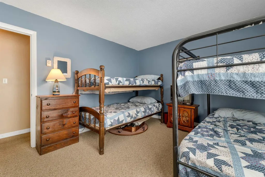 9 Treetop Circle Laconia NH 02346