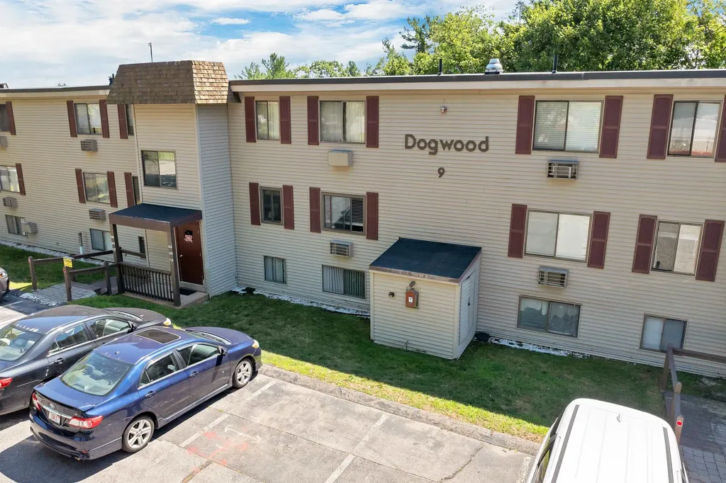 9 Treetop Circle Laconia NH 02346