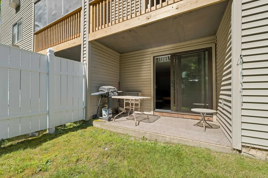 9 Treetop Circle Laconia NH 02346