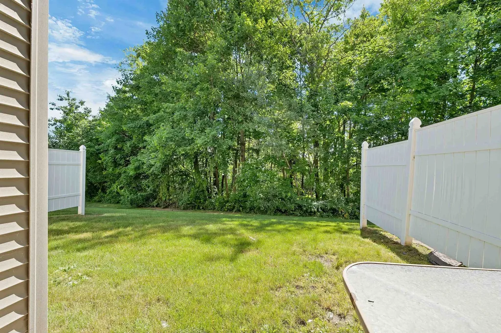 9 Treetop Circle Laconia NH 02346