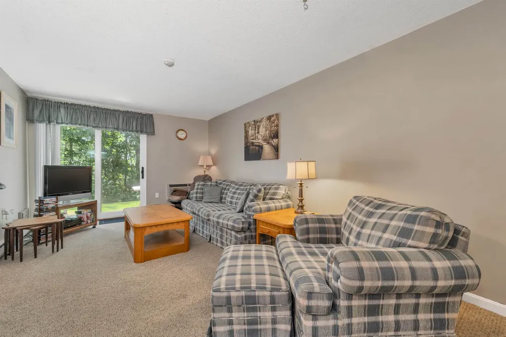 9 Treetop Circle Laconia NH 02346