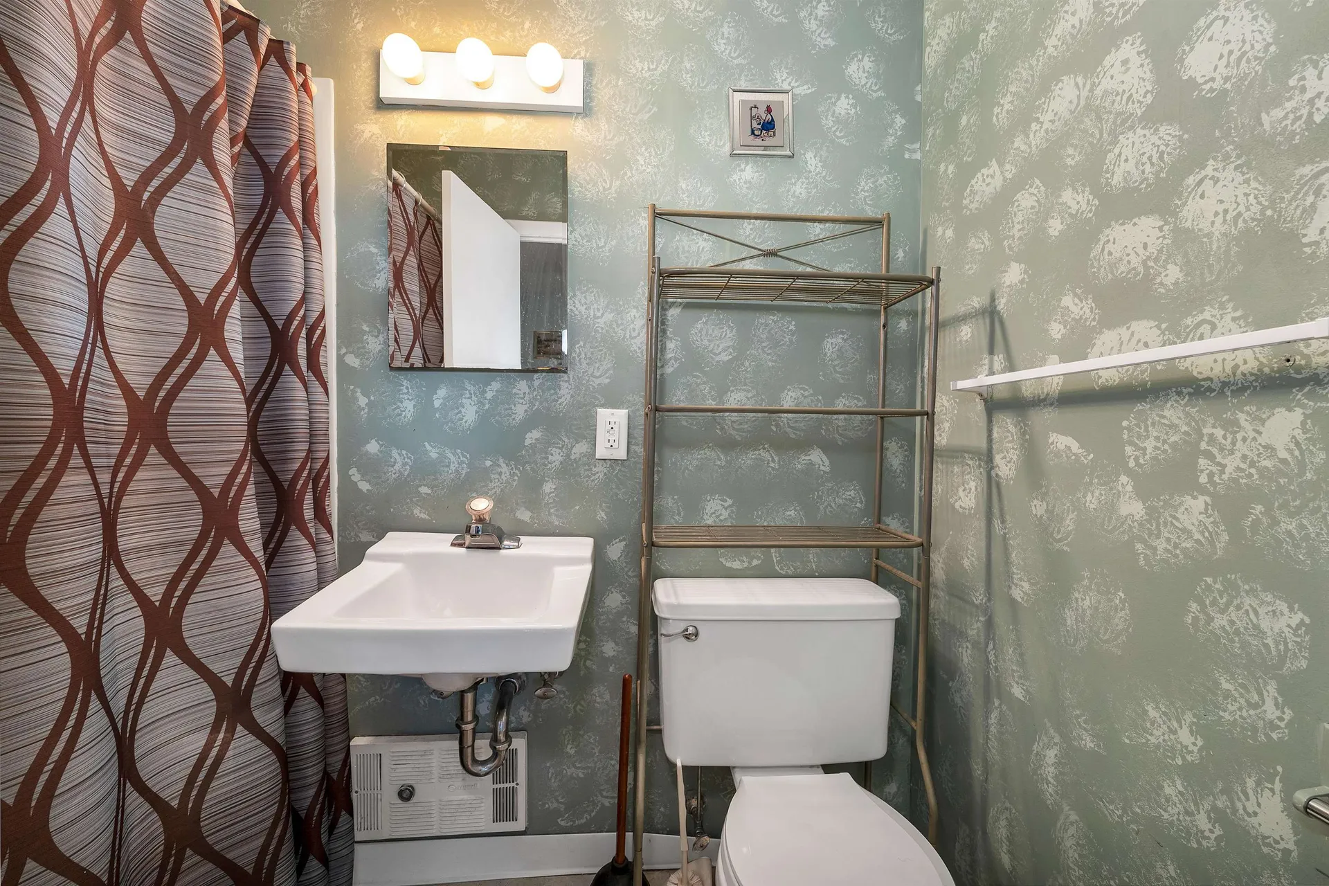 9 Treetop Circle Laconia NH 02346