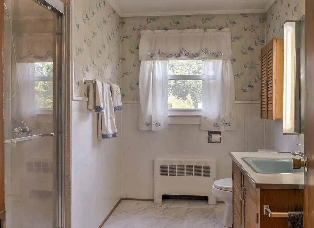 28 Eaton Road Swanzey NH 03446