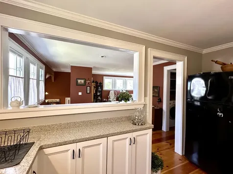 13 Hilltop Place New London NH 03257