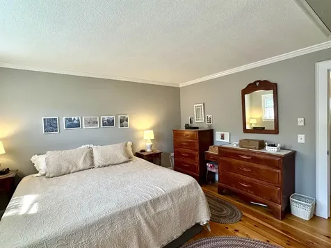 13 Hilltop Place New London NH 03257