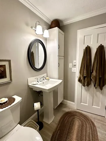 13 Hilltop Place New London NH 03257