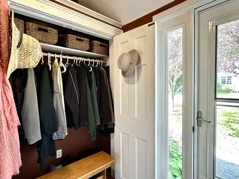 13 Hilltop Place New London NH 03257