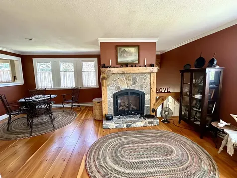 13 Hilltop Place New London NH 03257