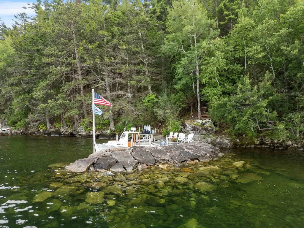 4 Diamond Island Gilford NH 03249