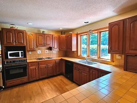 12 Sawyers Crossing Road Swanzey NH 03446