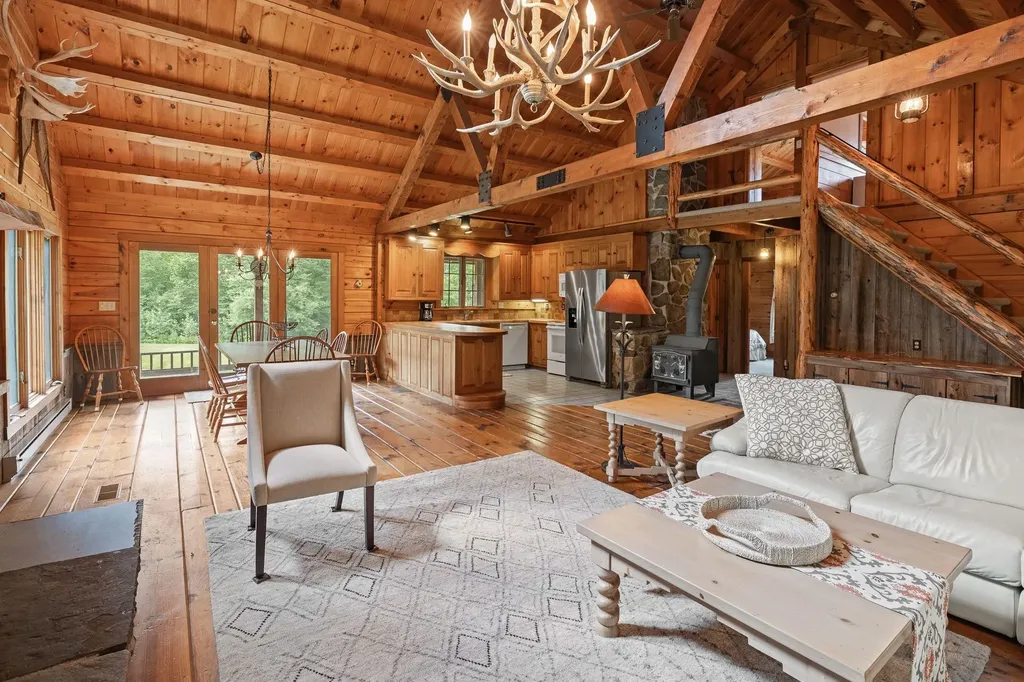 830 Old Schoolhouse Road Newbury VT 05051
