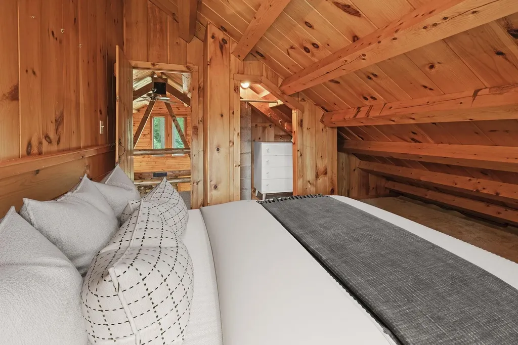 830 Old Schoolhouse Road Newbury VT 05051