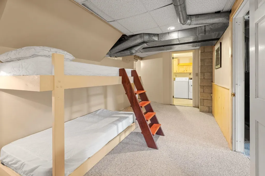 830 Old Schoolhouse Road Newbury VT 05051