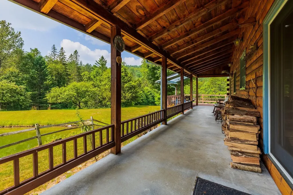 830 Old Schoolhouse Road Newbury VT 05051