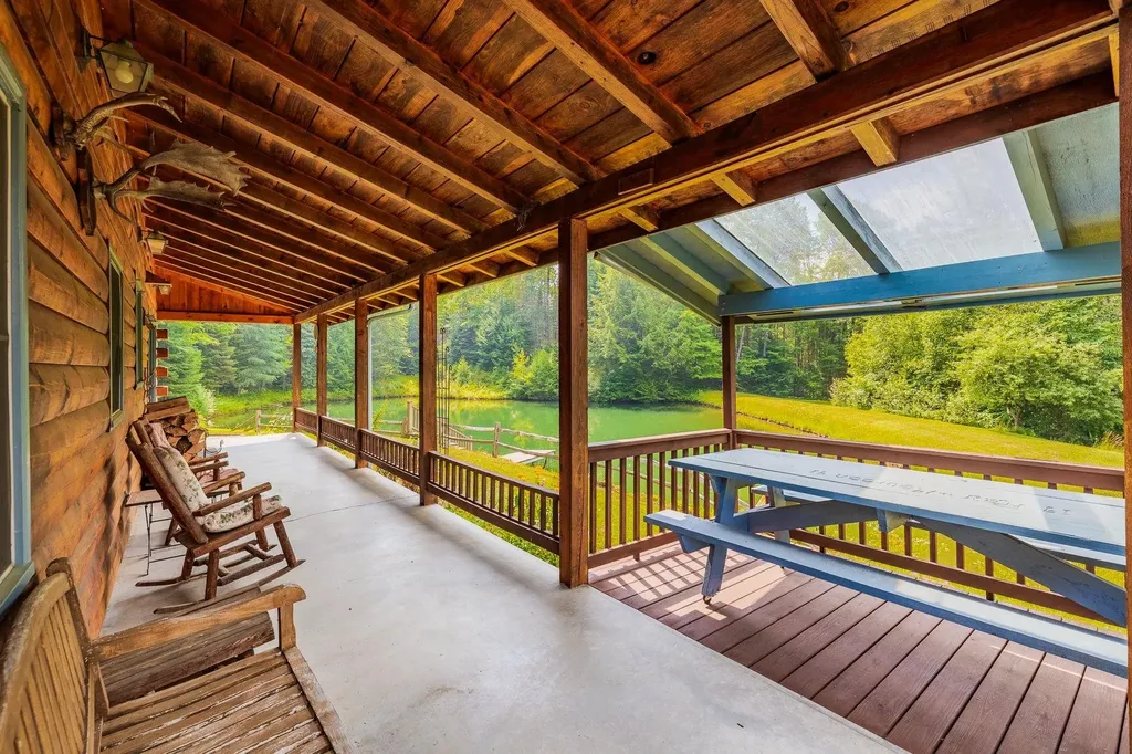 830 Old Schoolhouse Road Newbury VT 05051