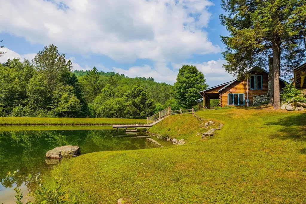 830 Old Schoolhouse Road Newbury VT 05051